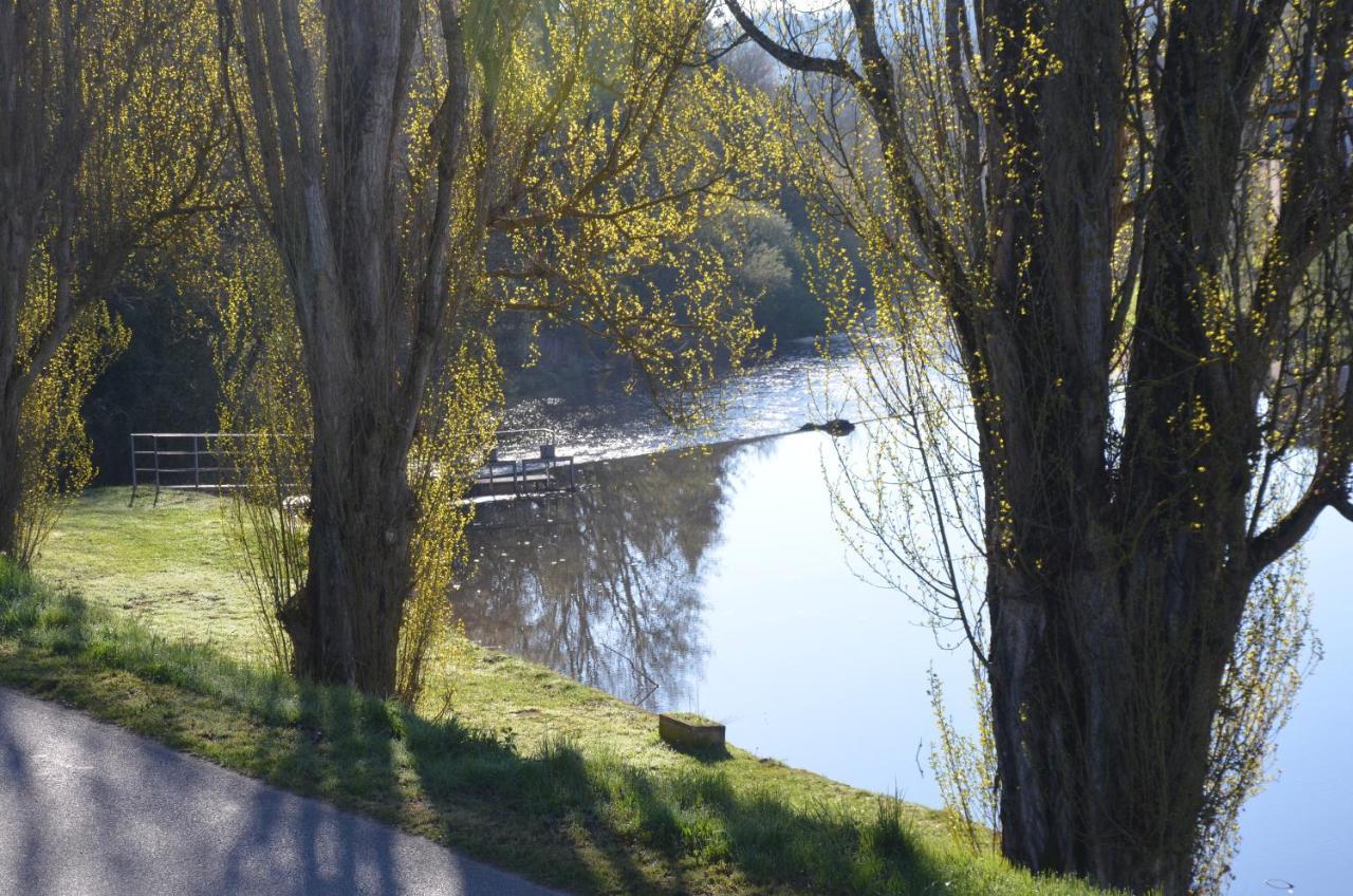 Studio "Au Bord De L'Eau" 2 Chambon-sur-Voueize Kültér fotó
